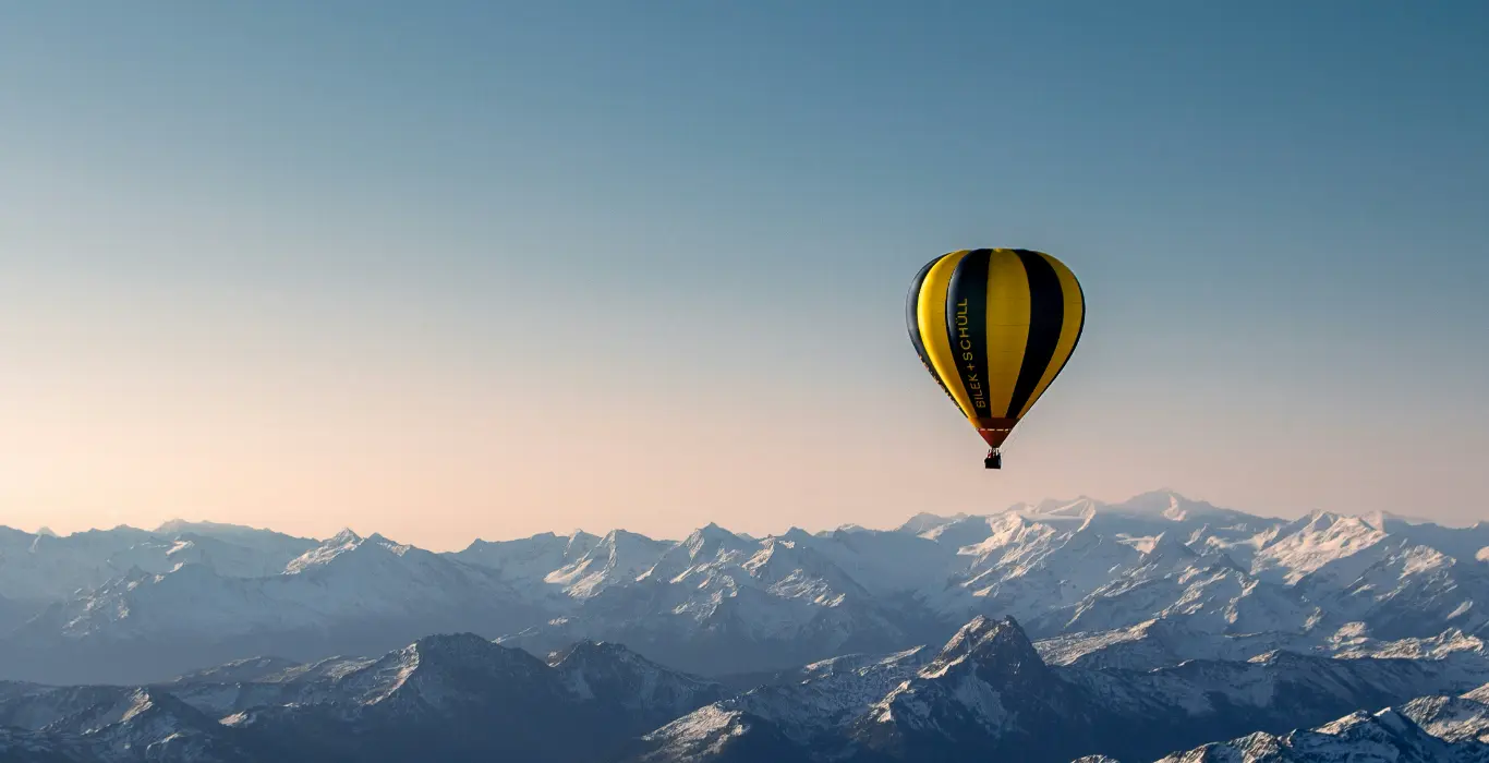 maximilian-meyer-PbpxXgqoCxE-unsplash-cropped