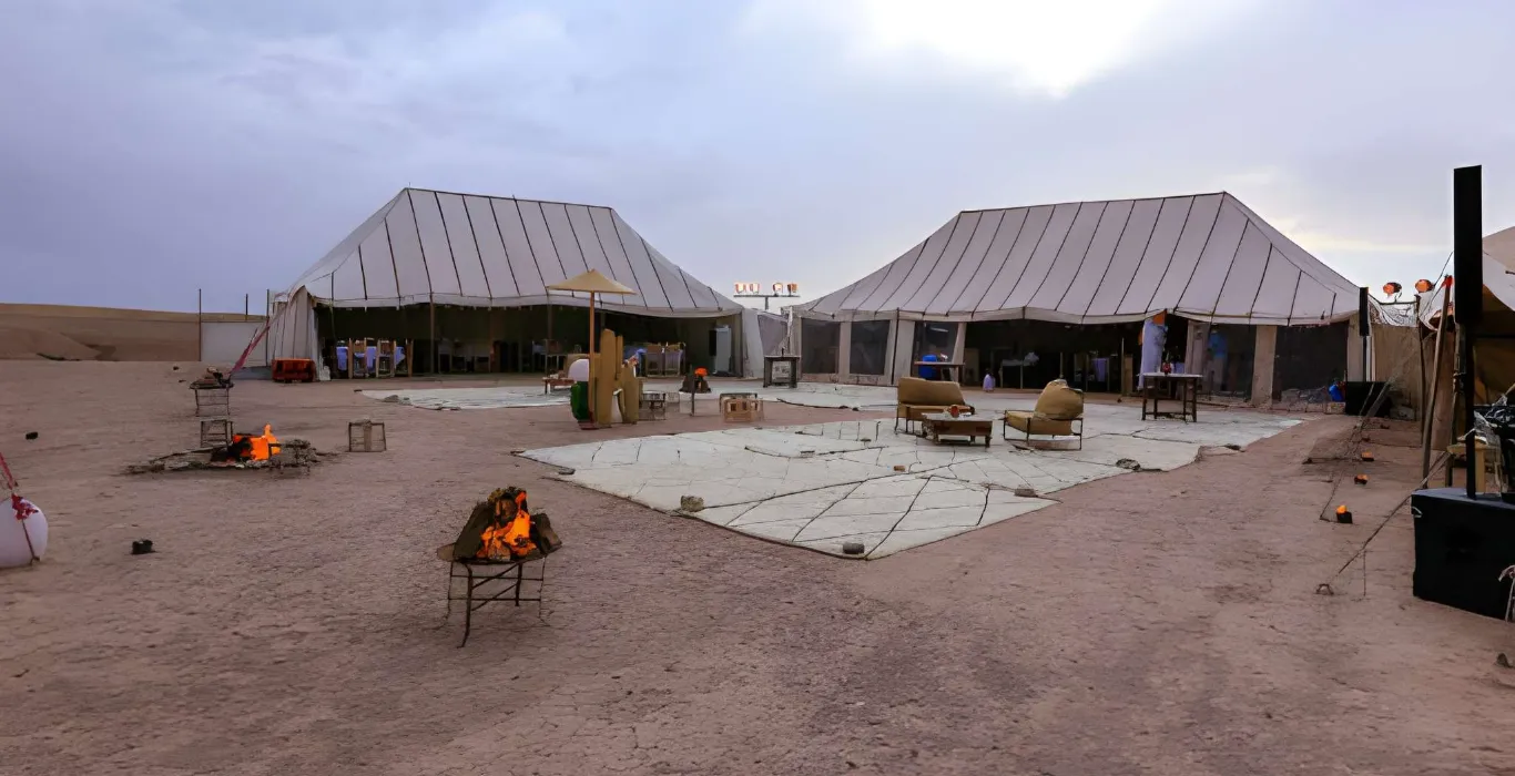 Serata nel Deserto di Agafay: Quad, Cammello, Cena e Spettacolo