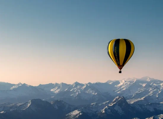 maximilian-meyer-PbpxXgqoCxE-unsplash-cropped